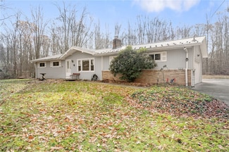 14705 Hubbard Rd, Burton, OH 44021
