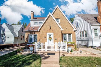 829 W Meadows Place, Peoria, IL 61604