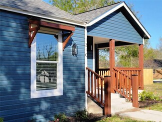 1310 Hoppess St, Bryan, TX 77802