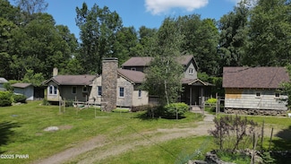 156 Mozzette Rd, Canadensis, PA 18325