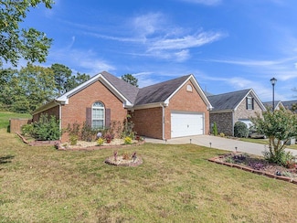 3946 Village Crossing Ln, Ellenwood, GA 30294