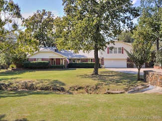77 N Spinnaker Run, Stigler, OK 74462