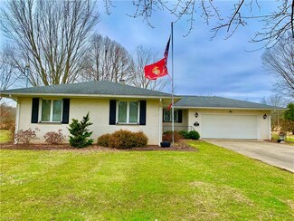 26 W 9th St, Newton Falls, OH 44444