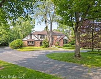 1299 Orchard Ridge Rd, Bloomfield Hills, MI 48304