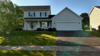 9 Royce Dr, Churchville, NY 14428
