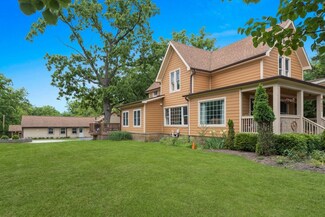 721 E Chicago St, Elgin, IL 60120