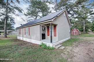 8962 Pleasant Hill Rd, Carthage, MS 39051