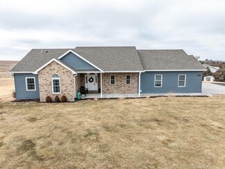 7040 Whisper Canyon Rd, North Platte, NE 69101