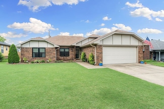 1702 S 22nd St, Rogers, AR 72758