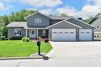 1413 Highland Dr, Winona, MN 55987