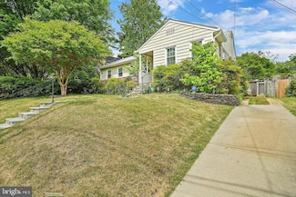 4219 8th St S, Arlington, VA 22204