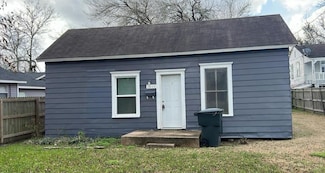 2649 Royal Ave, Groves, TX 77619