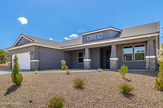 6095 N Stratford Ct, Rimrock, AZ 86335