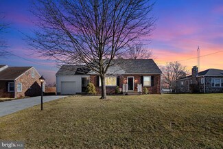 2246 Manor Rd, York, PA 17408