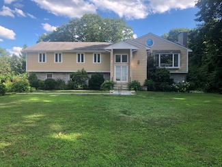 103 Sherburn Cir, Weston, MA 02493