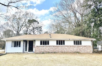 811 Crestview Dr, Hattiesburg, MS 39401