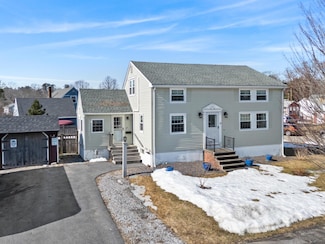 18 Samuel Rd, Portland, ME 04103