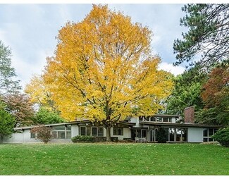69 Pickwick Rd, West Newton, MA 02465