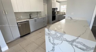 920 NE 172nd St, Miami, FL 33162