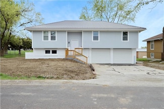 112 Meadowbrook Ln, Polo, MO 64671