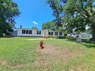 207 S Haven Rd, Haven, KS 67543