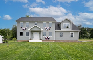 896 East St, Middletown, CT 06457