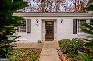 4181 Waterway Dr, Dumfries, VA 22025