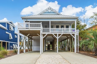 104 SE 70th St, Oak Island, NC 28465