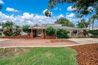 2551 Lakeview Dr, Sebring, FL 33870