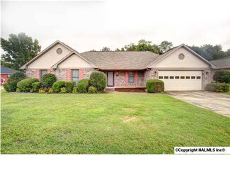 119 Derwent Ln NW, Huntsville, AL 35810