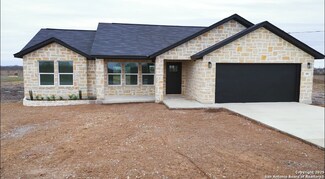 16724 Tapatio St, Atascosa, TX 78002