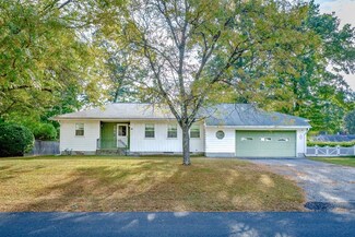 22 Westwood Dr, Westfield, MA 01085