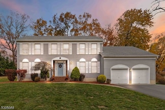 14 Braemar Ct, Parsippany, NJ 07054