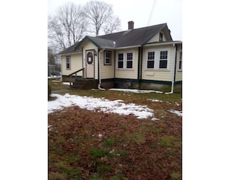 7 Burr Pkwy, Wareham, MA 02571