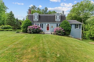 37 Forest St, Londonderry, NH 03053