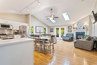 12 Darin Dr, Gorham, ME 04038