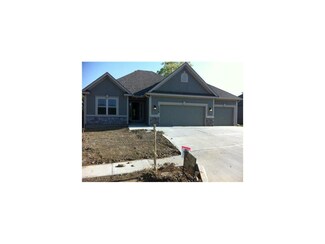 4804 NE 62nd St, Kansas City, MO 64119