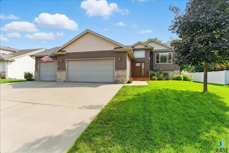 5104 S Wells Ave, Sioux Falls, SD 57108