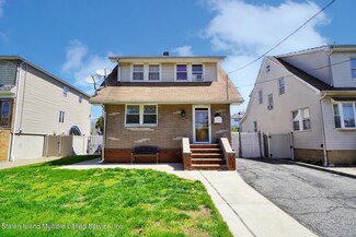 213 Jefferson Ave, Staten Island, NY 10306