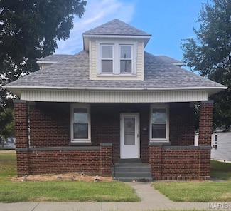 1669 2nd St, Madison, IL 62060