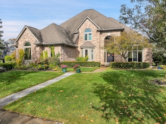21913 York Mills Cir, Novi, MI 48374