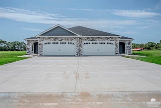 1801 NW 17th St, Abilene, KS 67410
