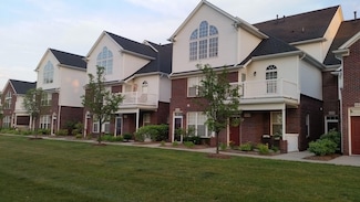 8471 Towne Center Cir N Unit 90, Warren, MI 48093