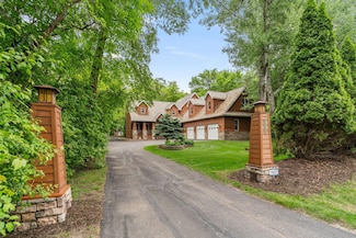 1130 N Shore Dr W, Mound, MN 55364