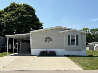 472 Flamingo St, Rochester Hills, MI 48309