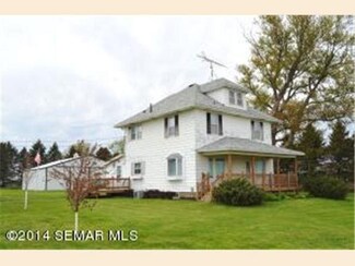 411 411 County 102 Rd SE, Eyota, MN 55934