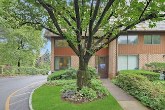 25 the Hamlet, Pelham, NY 10803
