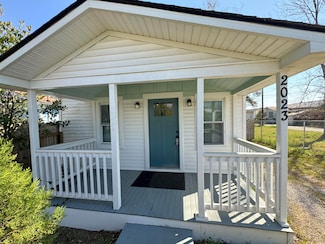 2023 Hugo Ave, North Charleston, SC 29405