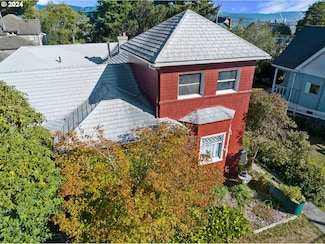 1447 Sherman Ave, North Bend, OR 97459