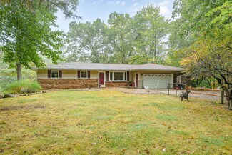 87 Royal Rd, Springfield, MI 49037